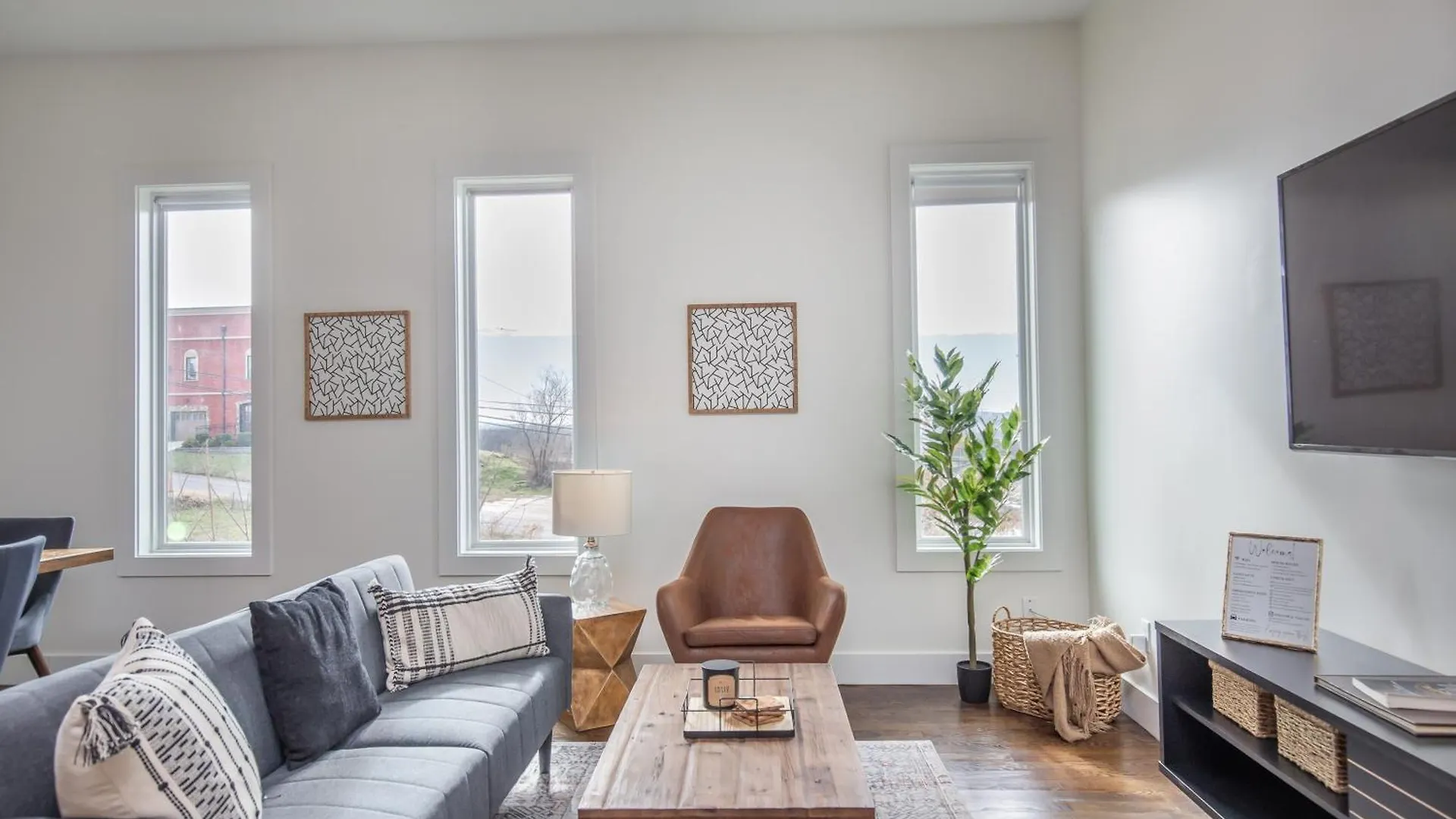 Whiskey House With Rooftop Golf, City Views! 8Min To Downtown! Sleeps 9! Nashville 0*,