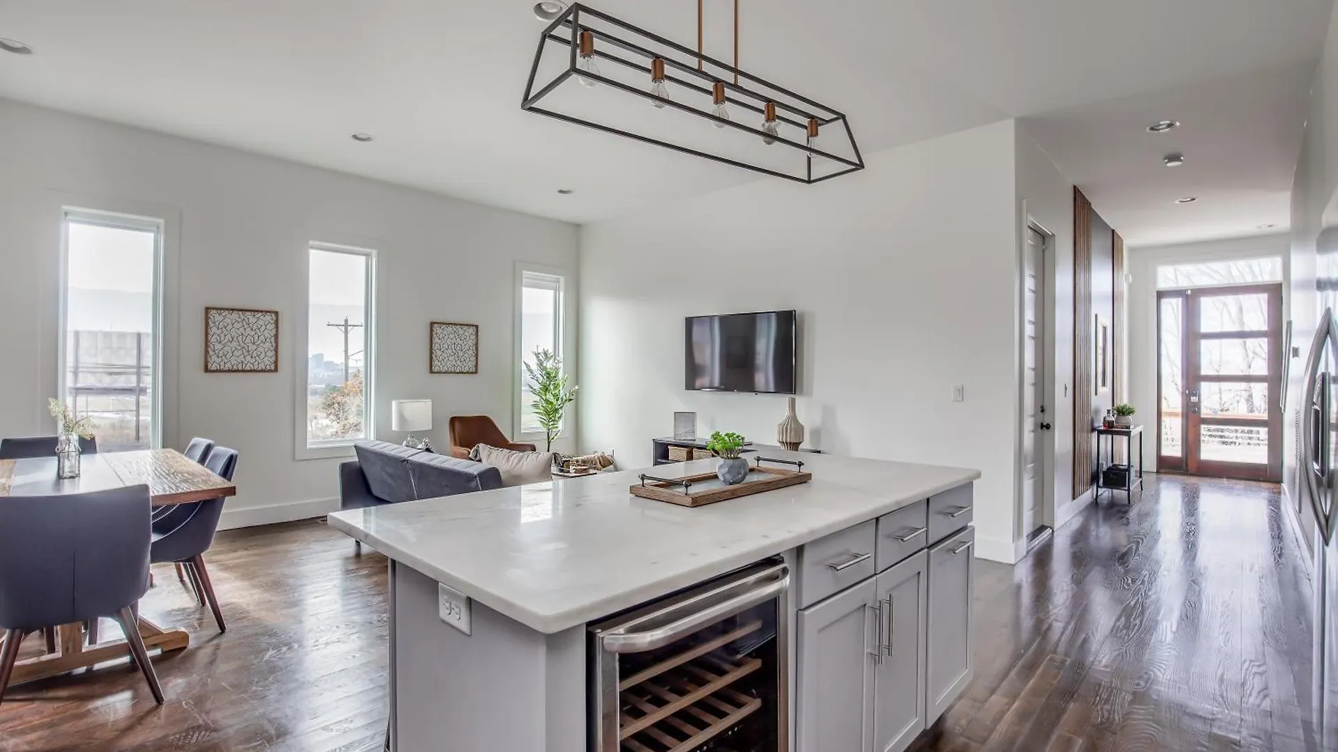 Whiskey House With Rooftop Golf, City Views! 8Min To Downtown! Sleeps 9! Nashville Holiday home